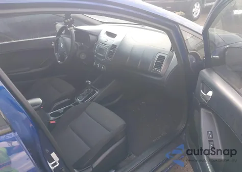 2017 Kia Forte Lx z USA, uszkodzony, nr VIN 3KPFK4A72HE084090